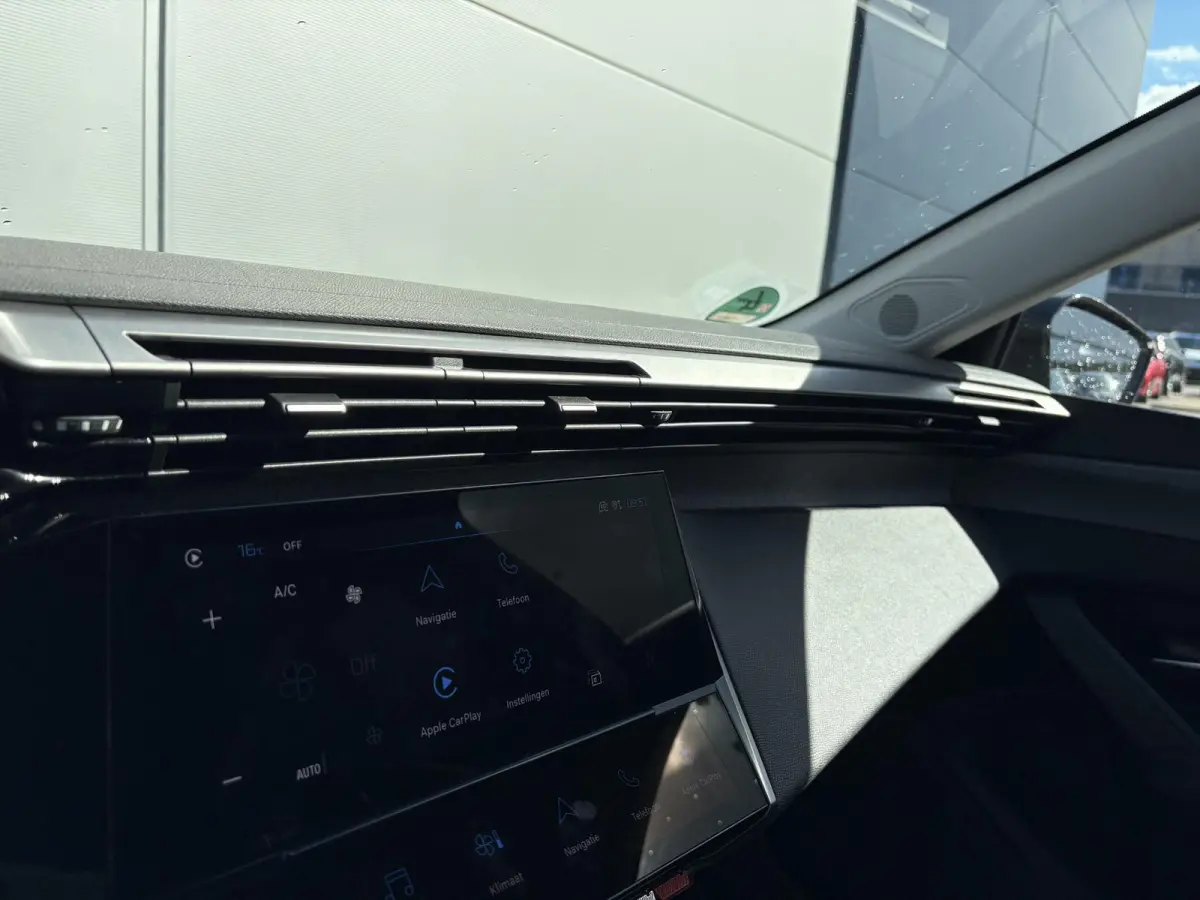 1.2 PureTech Allure | Camera | Cruise Control | Apple Carplay/Android Auto