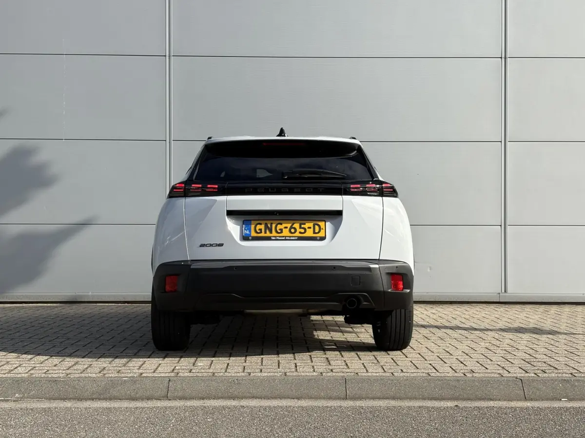1.2 PureTech 100 Allure | Parkeerhulp | Camera voor | Draadloze Apple Carplay/Android Auto |