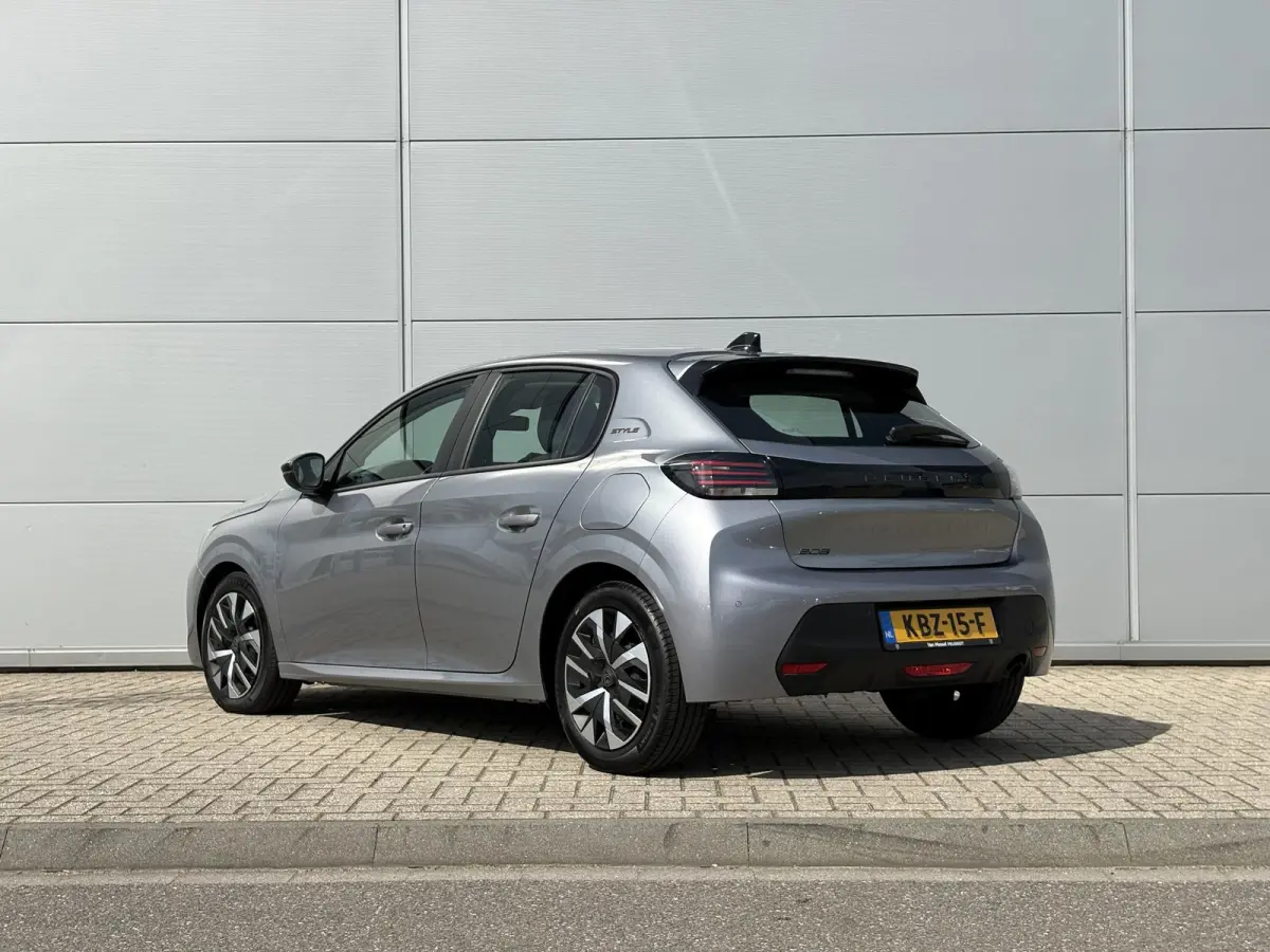 1.2 PureTech 100 Style | Parkeersensoren | Cruise Control | Apple Carplay/Android Auto