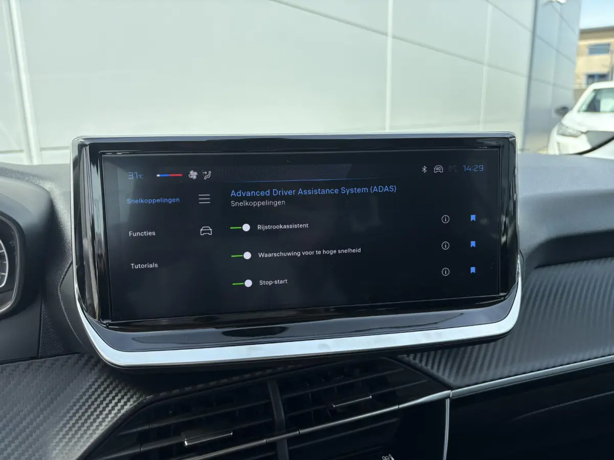 1.2 PureTech 100 Style | Parkeersensoren | Cruise Control | Apple Carplay/Android Auto