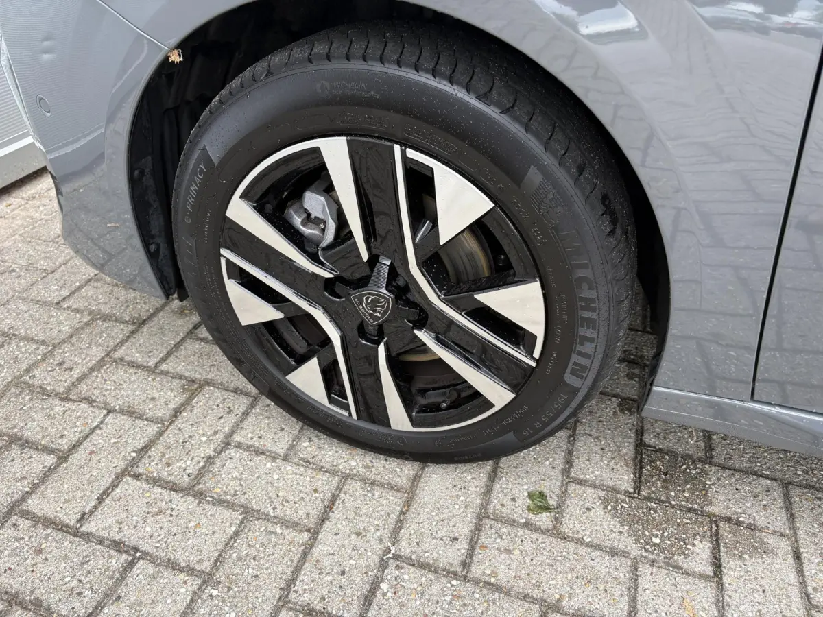 1.2 Hybrid 110 e-DCS6 Allure | Camera | Navigatie | Cruise Control | Apple Carplay/Android Auto