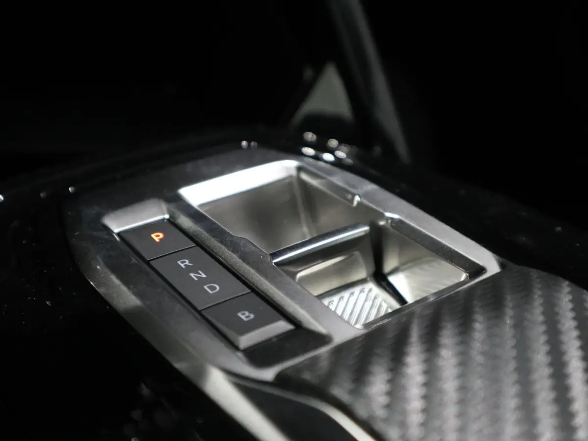 1.2 Hybrid 110 e-DCS6 Allure | Automaat | Camera | Navigatie | Cruise Control | Apple Carplay/Android Auto | BTW VRIJE WEKEN