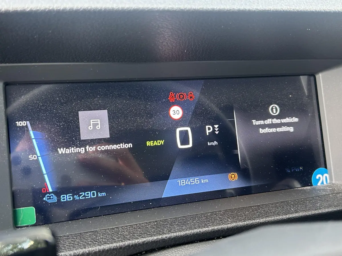 EV L2 75 kWh | Camera | Navigatie | Verlengde scheidingswand geïsoleerd |  Apple Carplay/Android Auto