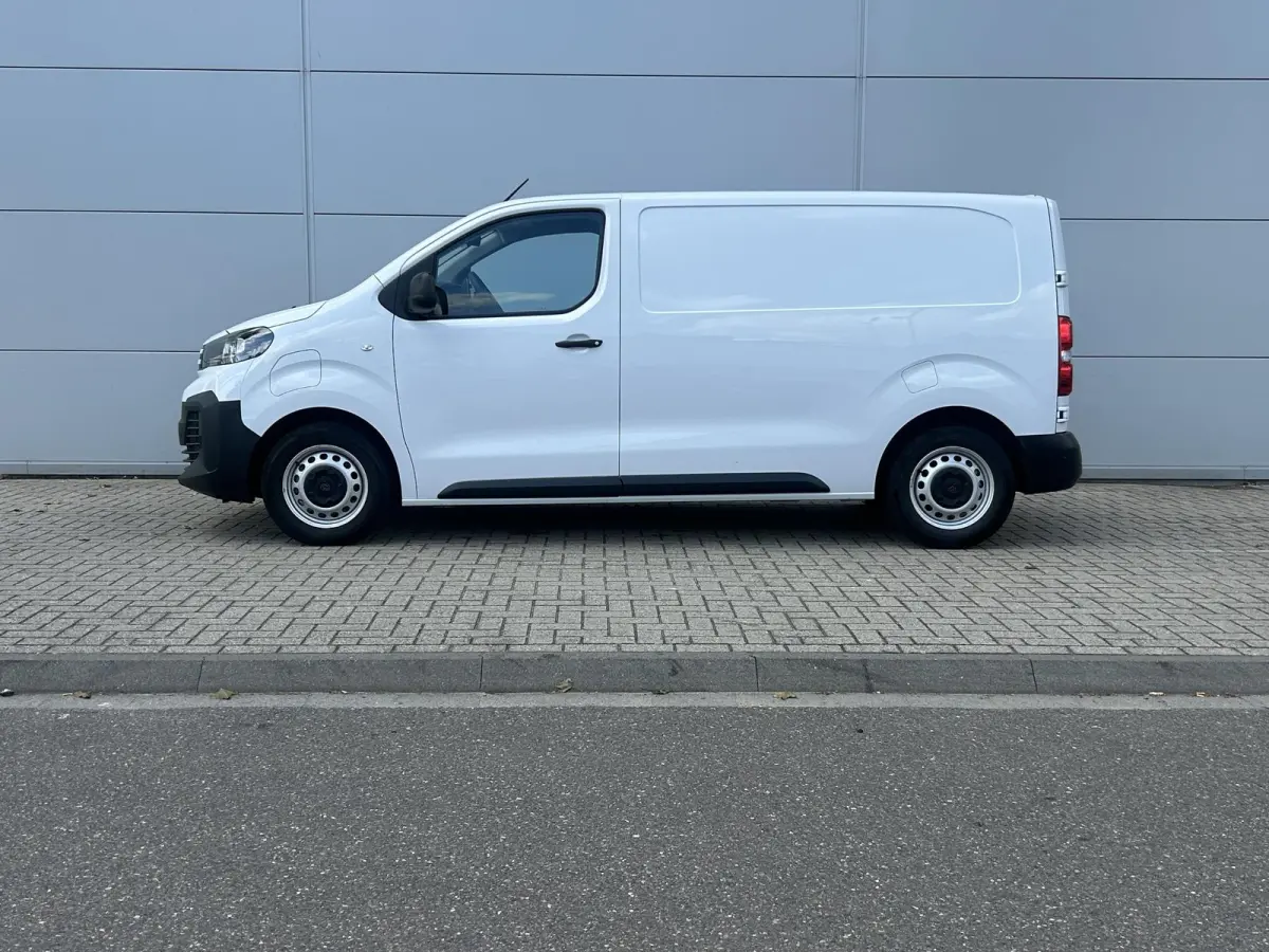 EV L2 75 kWh | Camera | Navigatie | Verlengde scheidingswand geïsoleerd |  Apple Carplay/Android Auto