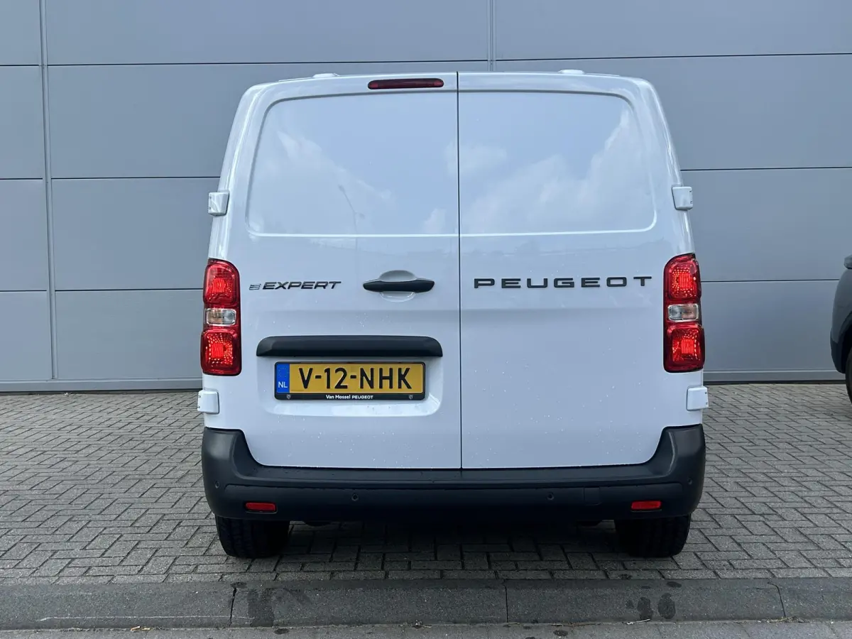 EV L2 75 kWh | Camera | Navigatie | Verlengde scheidingswand geïsoleerd |  Apple Carplay/Android Auto