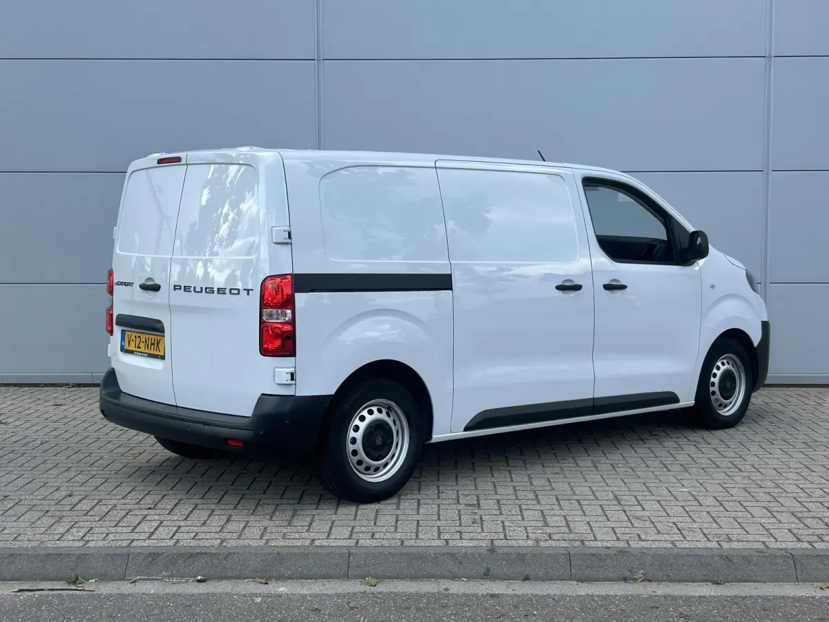 EV L2 75 kWh | Camera | Navigatie | Verlengde scheidingswand geïsoleerd |  Apple Carplay/Android Auto