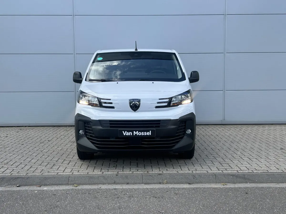 EV L2 75 kWh | Camera | Navigatie | Verlengde scheidingswand geïsoleerd |  Apple Carplay/Android Auto