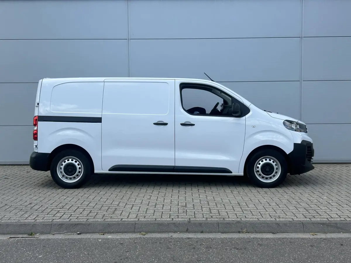 EV L2 75 kWh | Camera | Navigatie | Verlengde scheidingswand geïsoleerd |  Apple Carplay/Android Auto