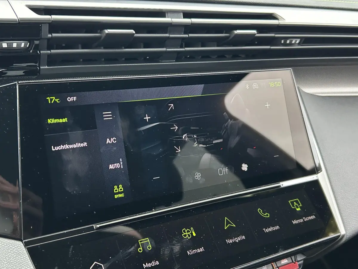 1.2 Mild Hybrid 145 e-DCS6 GT | Automaat | 360 camera | Adaptieve Cruise Control | Navigatie | Apple Carplay/Android Auto | 3D Cockpit | ACTIE MODEL