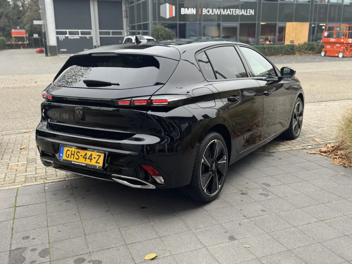 Allure EV 54 kWh l Camera achter | Draadloze Apple Carplay/Android Auto | Stoelverwarming