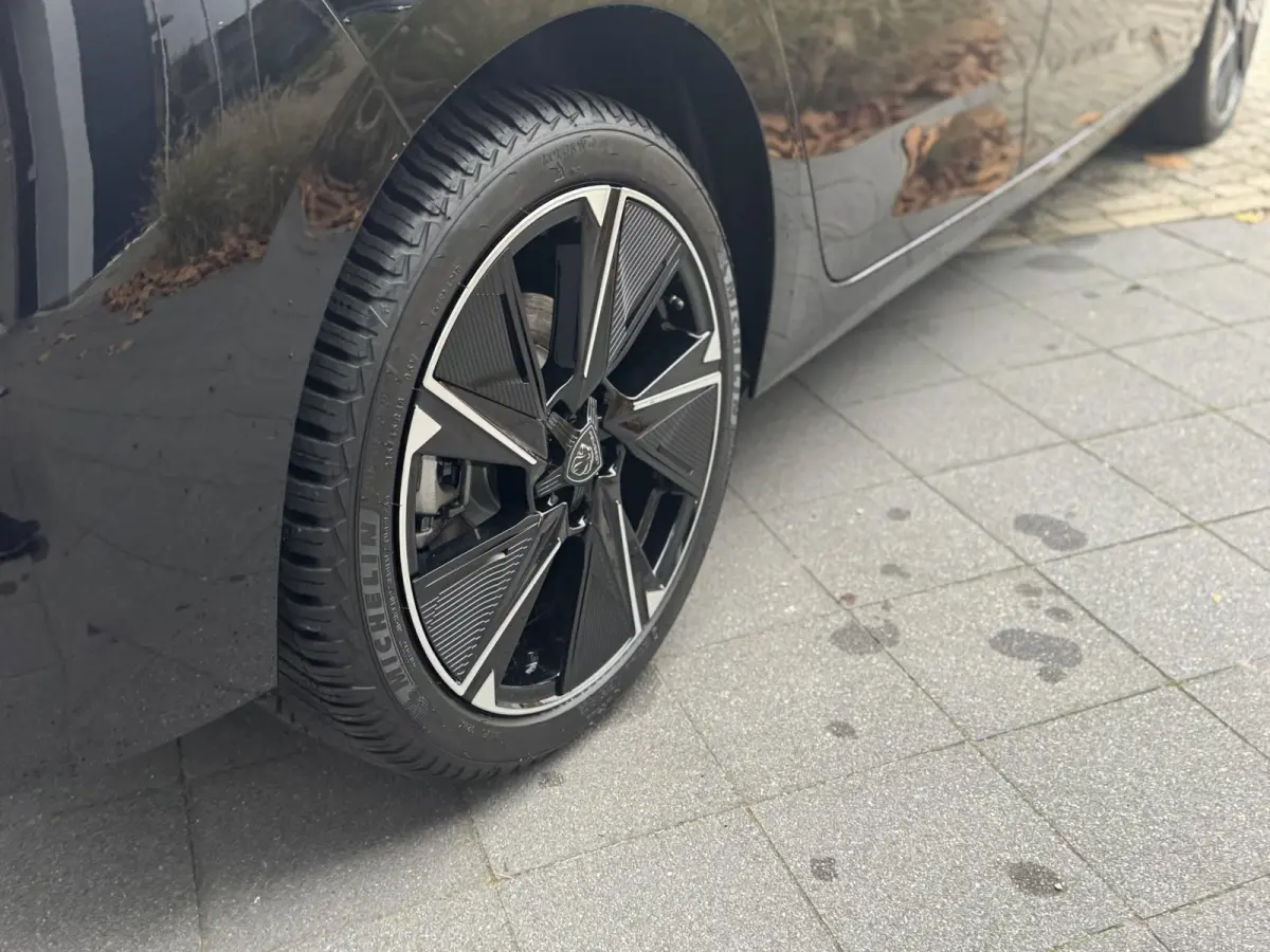 Allure EV 54 kWh l Camera achter | Draadloze Apple Carplay/Android Auto | Stoelverwarming