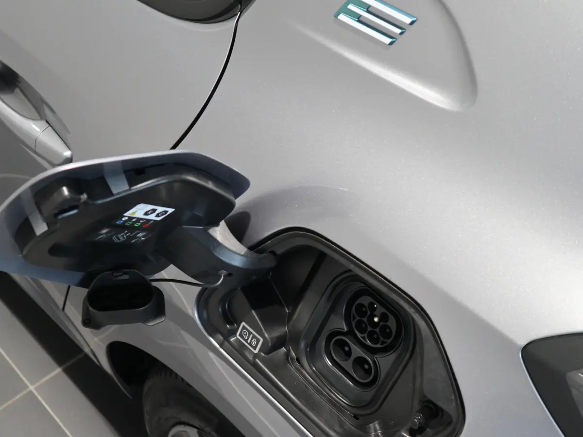 e-Style 50 kWh | Parkeerhulp | Stoelverwarming | Apple Carplay/Android Auto