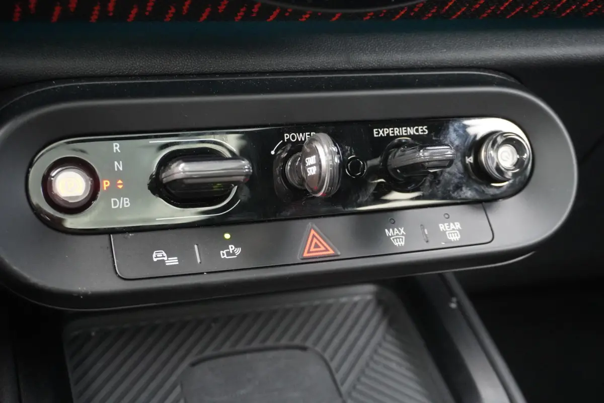 E John Cooper Works M Panoramadak elektrisch | John Cooper Works uitvoering | Head-Up Display | Harman/Kardon Surround Sound systeem