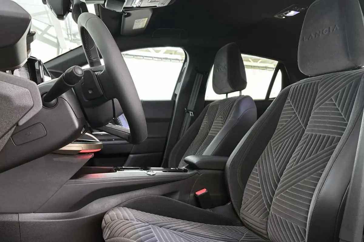 1.2 Turbo Hybrid LX Automaat Camera Apple CarPlay