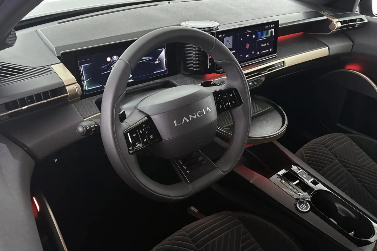 1.2 Turbo Hybrid LX Automaat Camera Apple CarPlay