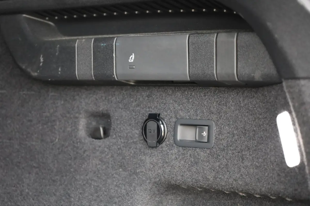1.5 eHybrid 204pk R-Line Edition | Poramadak | Trekhaak | 360 Camera