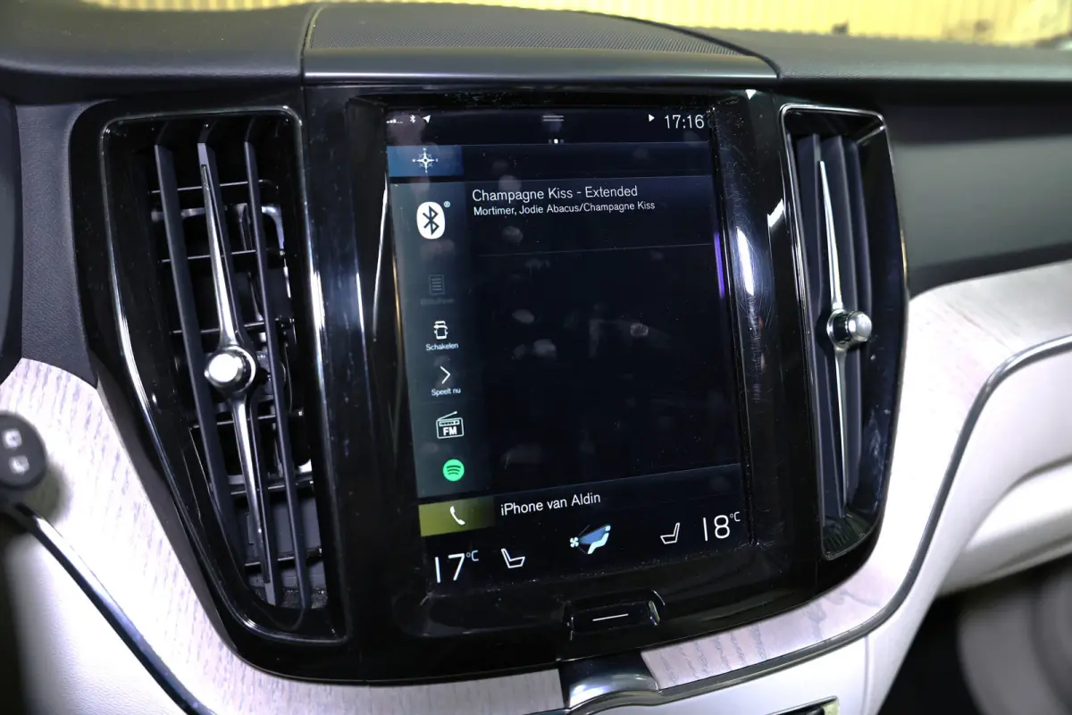 2.0 T5 AWD Inscription AVM CARPLAY 360CAM MEMORY CRUISE KEYLESS START" 17