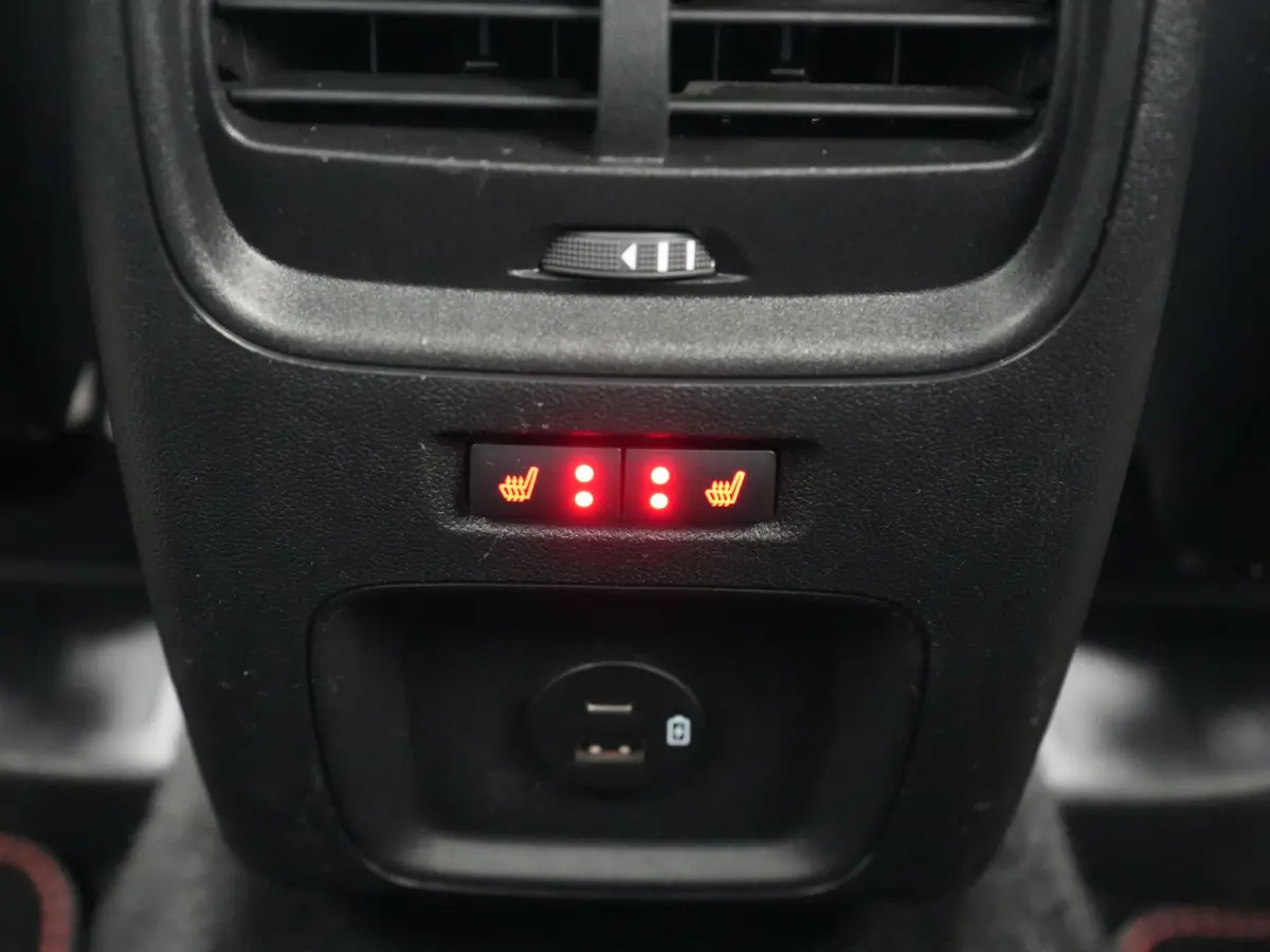 2.5 ST-Line PHEV 225pk Dealer O.H. | Adaptive Cruise | 360 Camera | Sportstoelen Verwarmd | Keyless | Pilot Assist | Stuurverwarming | Lane Assist | Virtual | Navigatie | DAB | 18"L.M |