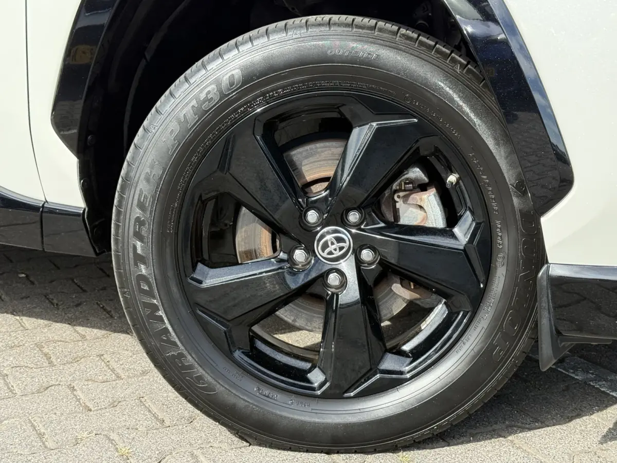 2.5 Hybrid Bi-Tone | ACC | Parelmoer | 360* Camera | Keyless | 18 inch