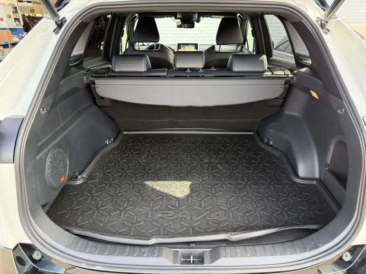 2.5 Hybrid Bi-Tone | ACC | Parelmoer | 360* Camera | Keyless | 18 inch
