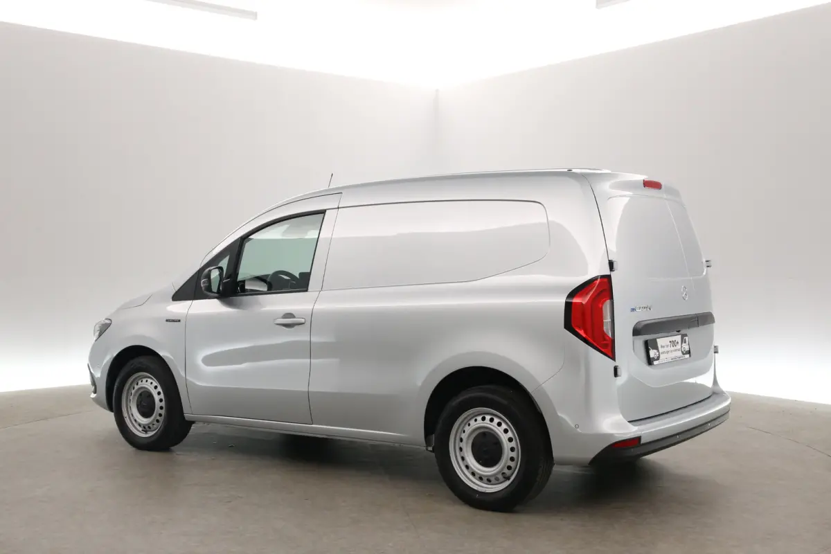 Elektrisch 112 51 kWh | NIEUW | Snelladen | SOH 99% | 1400kg Trekgew. | Clima | Camera | Cruise | Carplay | Navi | Stoel/Stuurverw.