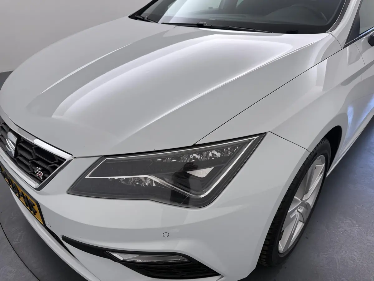 1.0 TSI FR Business Intense | Panoramadak | Beats Audio | LED Koplampen |