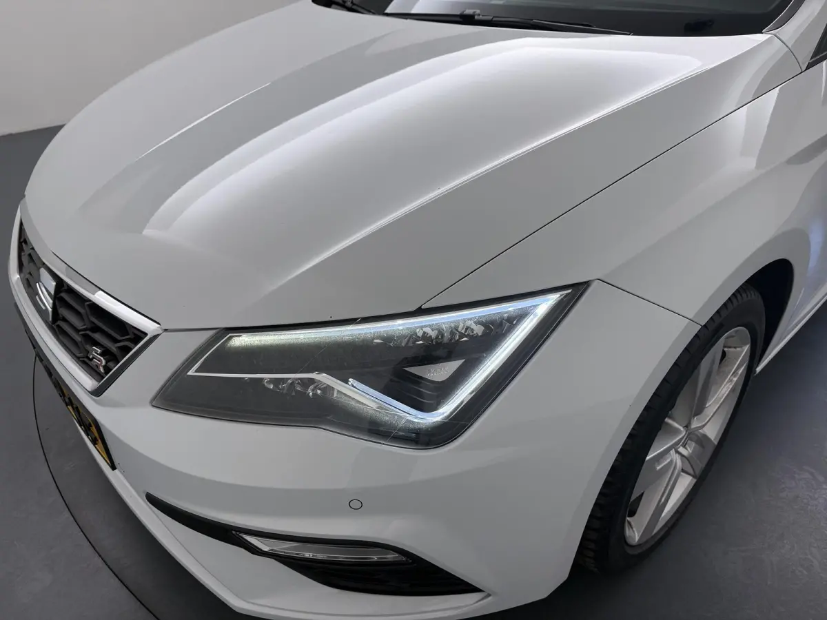 1.0 TSI FR Business Intense | Panoramadak | Beats Audio | LED Koplampen |