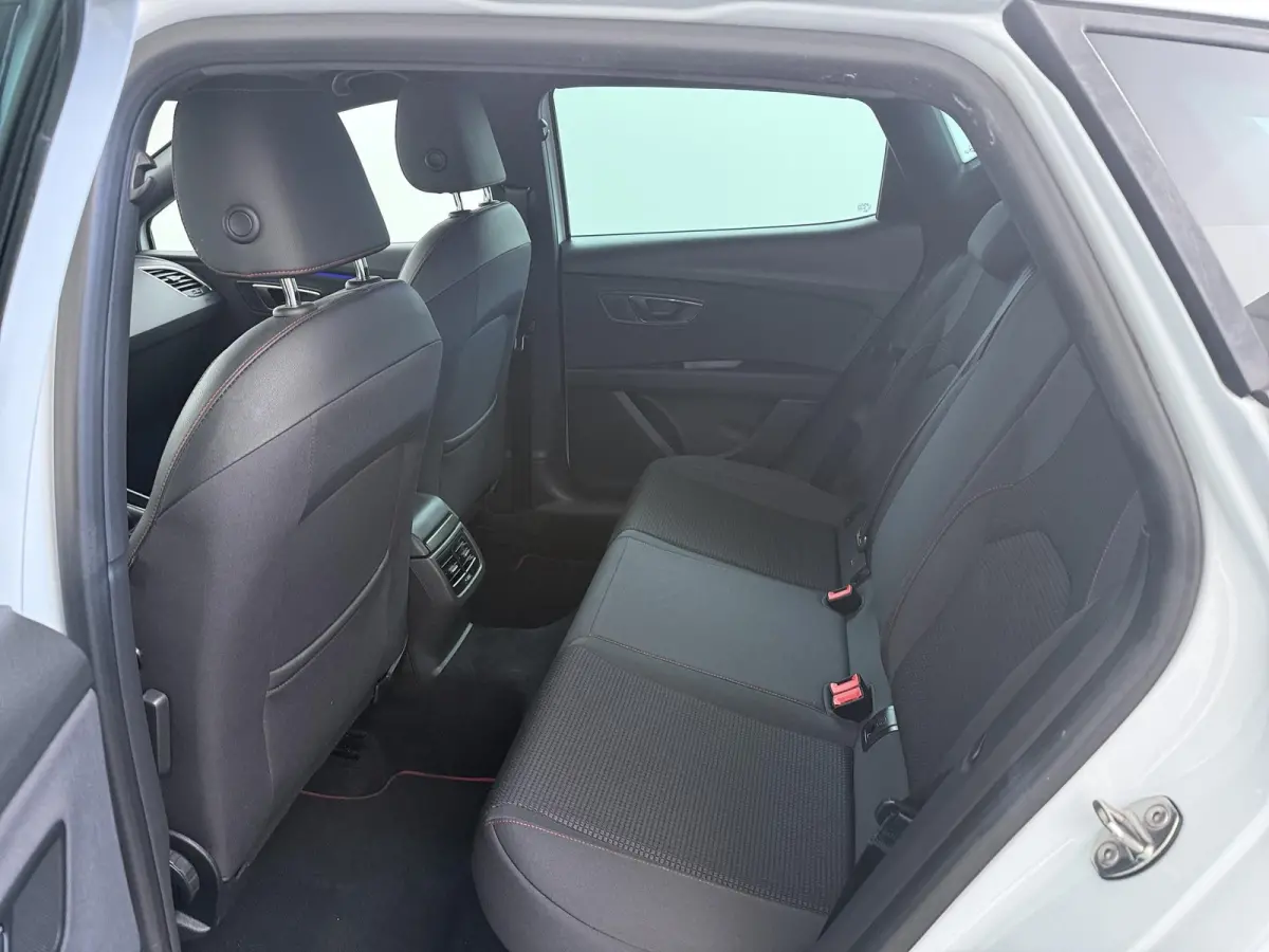 1.0 TSI FR Business Intense | Panoramadak | Beats Audio | LED Koplampen |