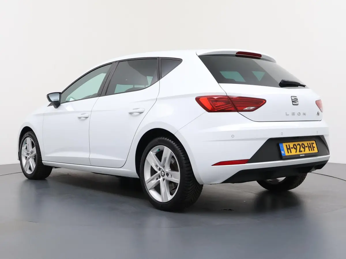 1.0 TSI FR Business Intense | Panoramadak | Beats Audio | LED Koplampen |
