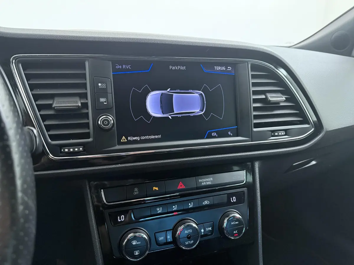 1.0 TSI FR Business Intense | Panoramadak | Beats Audio | LED Koplampen |