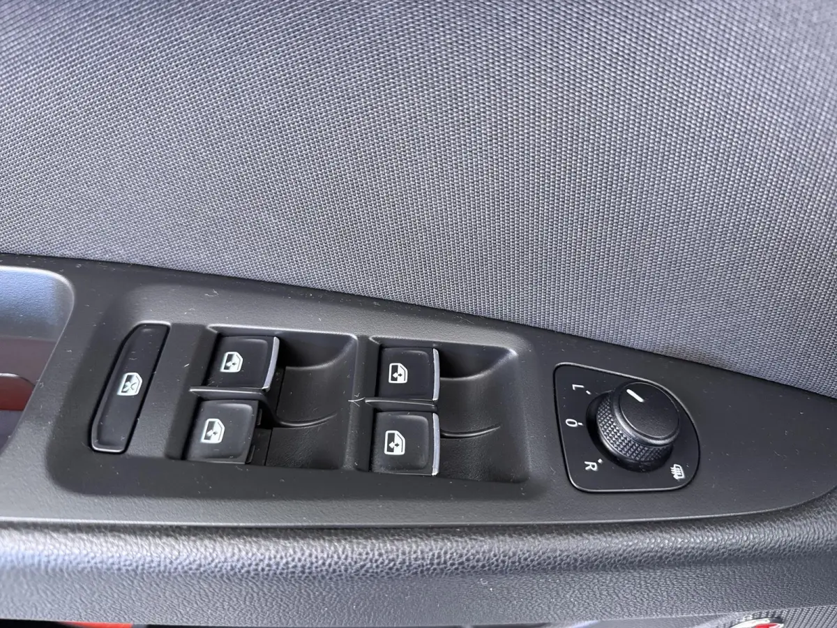 1.0 TSI FR Business Intense | Panoramadak | Beats Audio | LED Koplampen |