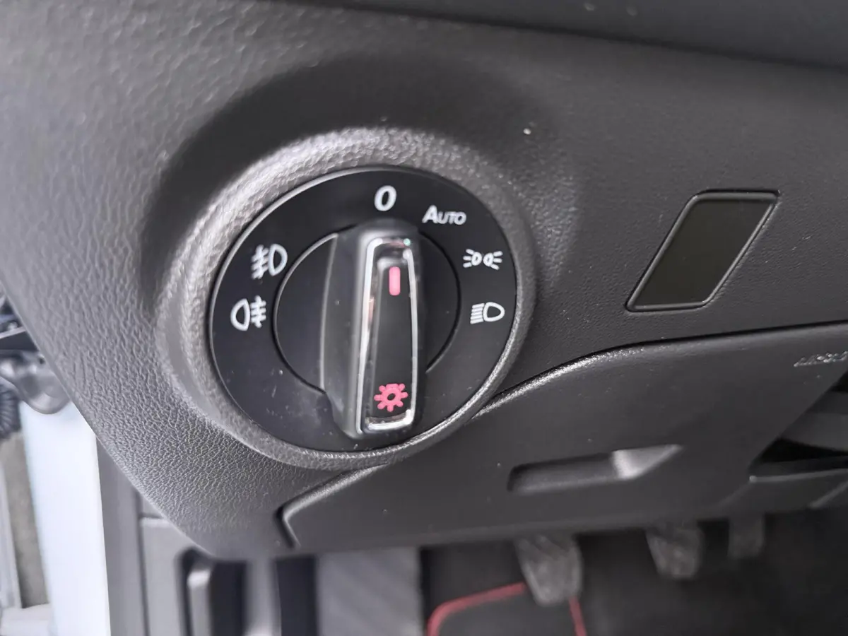 1.0 TSI FR Business Intense | Panoramadak | Beats Audio | LED Koplampen |