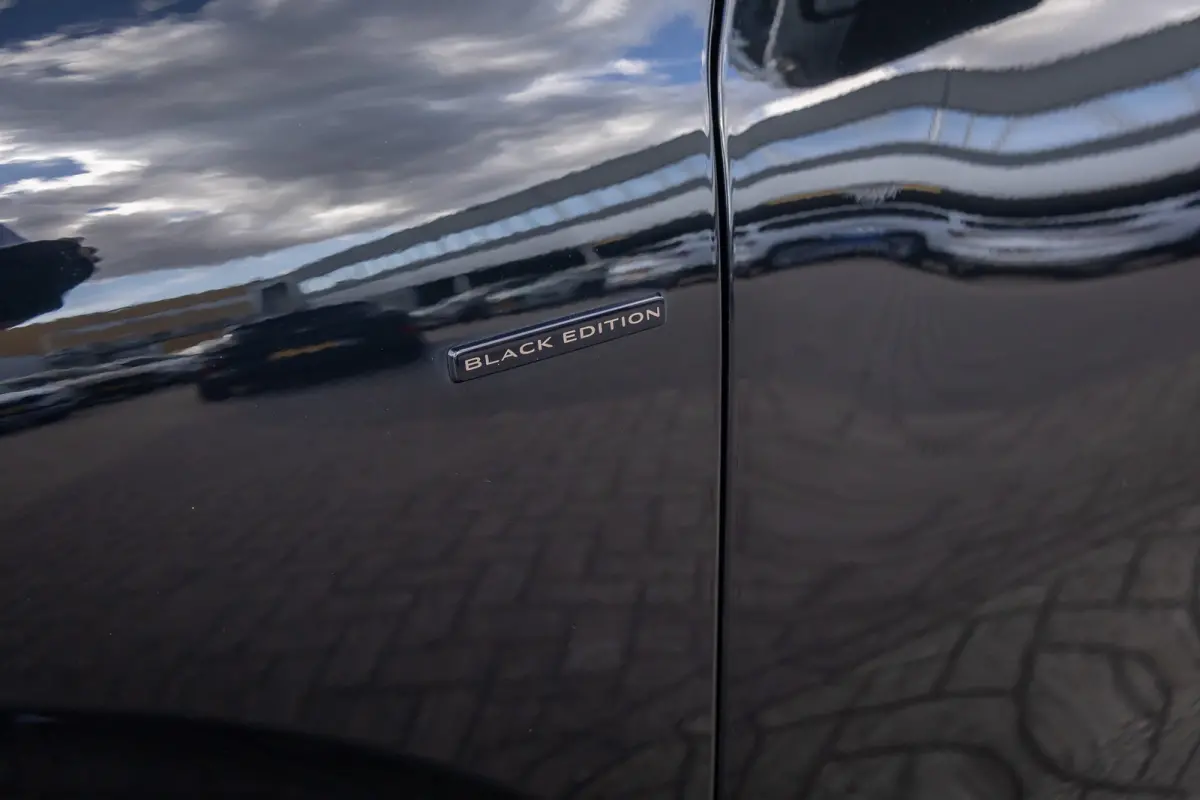 1.3 TCe Black Edition | BOSE | Elek. Stoel | Alcantara bekleding | Apple Carplay/Android Auto | Keyless | Achteruitrijcamera | Voorstoelen verwarmd | Achteruitrijcamera | Airco (automatisch)