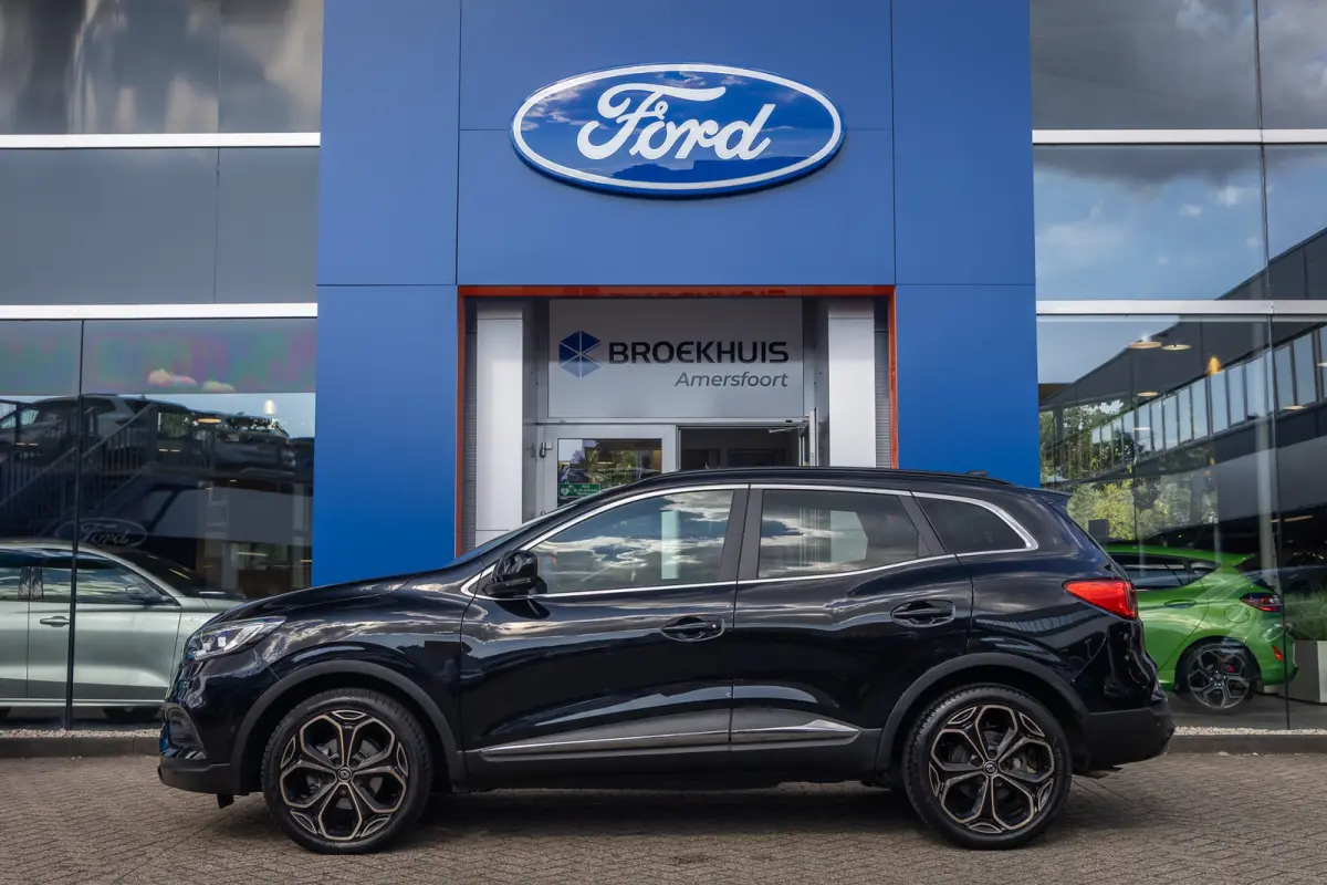 1.3 TCe Black Edition | BOSE | Elek. Stoel | Alcantara bekleding | Apple Carplay/Android Auto | Keyless | Achteruitrijcamera | Voorstoelen verwarmd | Achteruitrijcamera | Airco (automatisch)
