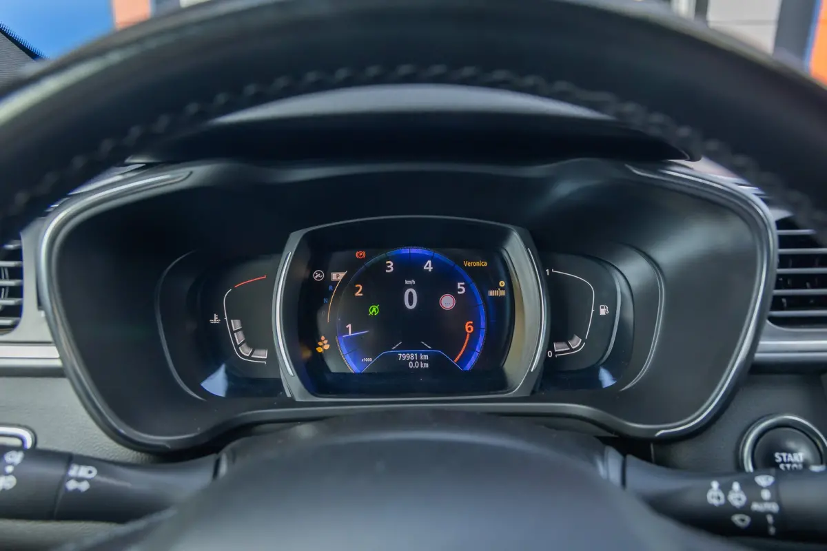 1.3 TCe Black Edition | BOSE | Elek. Stoel | Alcantara bekleding | Apple Carplay/Android Auto | Keyless | Achteruitrijcamera | Voorstoelen verwarmd | Achteruitrijcamera | Airco (automatisch)