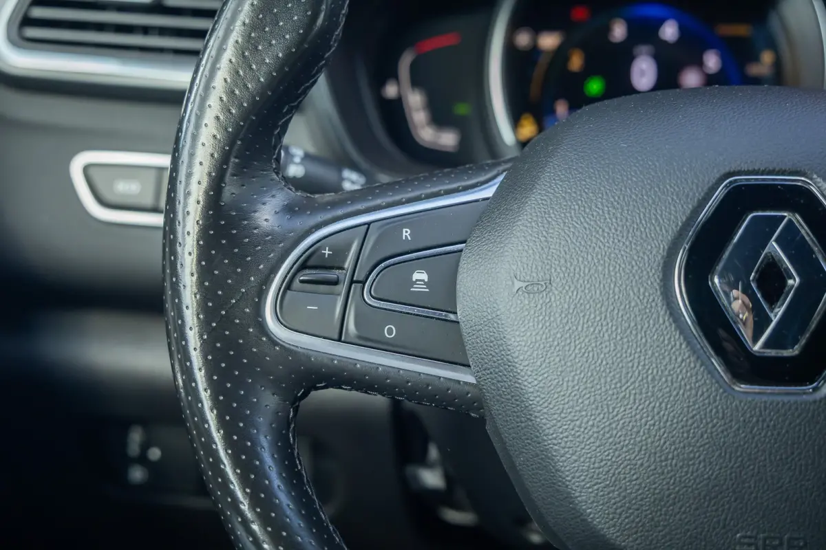 1.3 TCe Black Edition | BOSE | Elek. Stoel | Alcantara bekleding | Apple Carplay/Android Auto | Keyless | Achteruitrijcamera | Voorstoelen verwarmd | Achteruitrijcamera | Airco (automatisch)