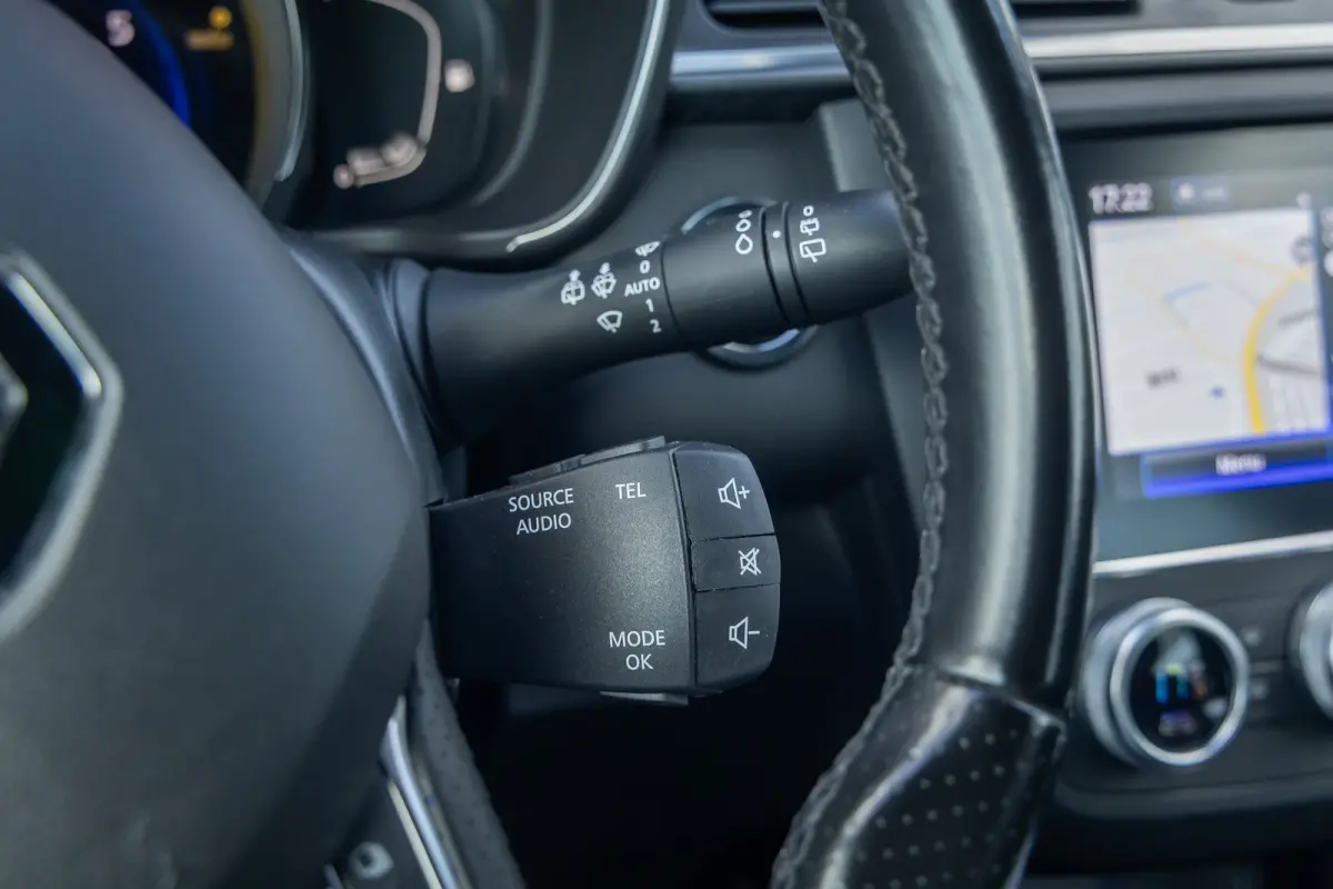 1.3 TCe Black Edition | BOSE | Elek. Stoel | Alcantara bekleding | Apple Carplay/Android Auto | Keyless | Achteruitrijcamera | Voorstoelen verwarmd | Achteruitrijcamera | Airco (automatisch)
