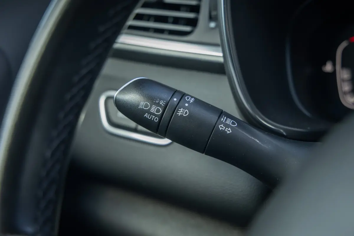 1.3 TCe Black Edition | BOSE | Elek. Stoel | Alcantara bekleding | Apple Carplay/Android Auto | Keyless | Achteruitrijcamera | Voorstoelen verwarmd | Achteruitrijcamera | Airco (automatisch)