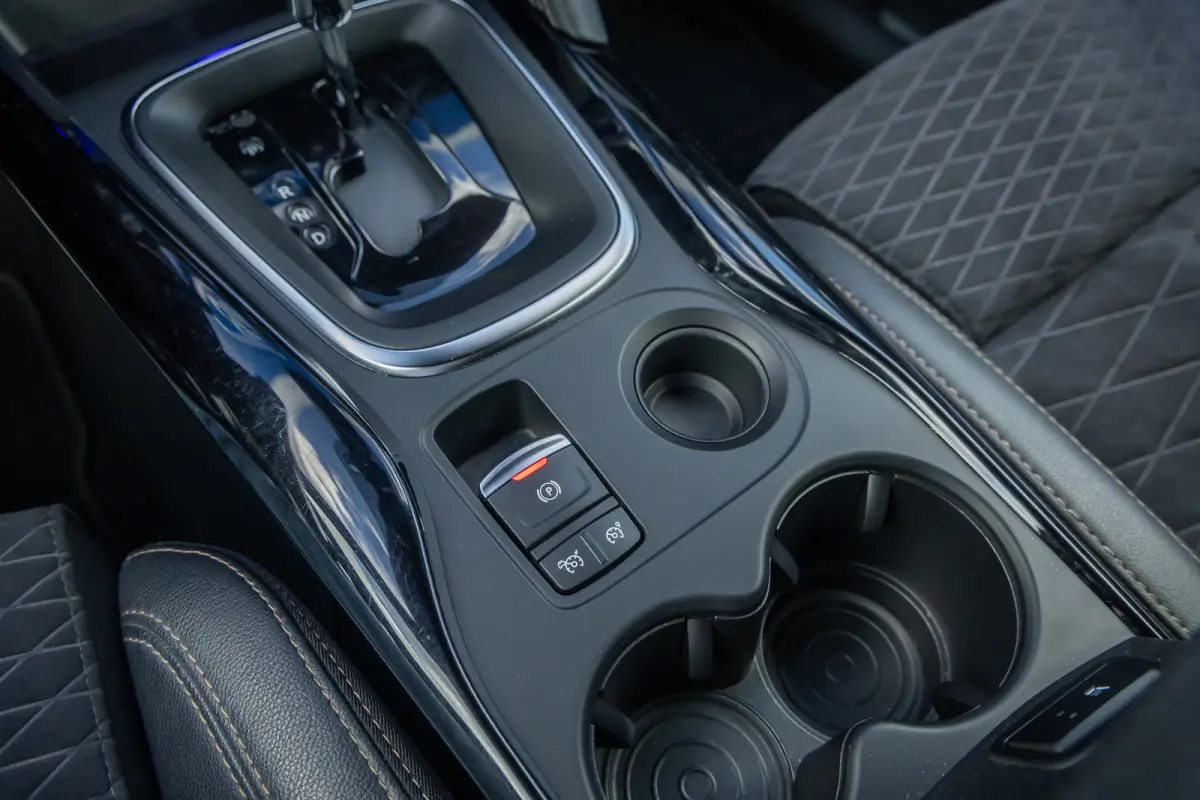 1.3 TCe Black Edition | BOSE | Elek. Stoel | Alcantara bekleding | Apple Carplay/Android Auto | Keyless | Achteruitrijcamera | Voorstoelen verwarmd | Achteruitrijcamera | Airco (automatisch)