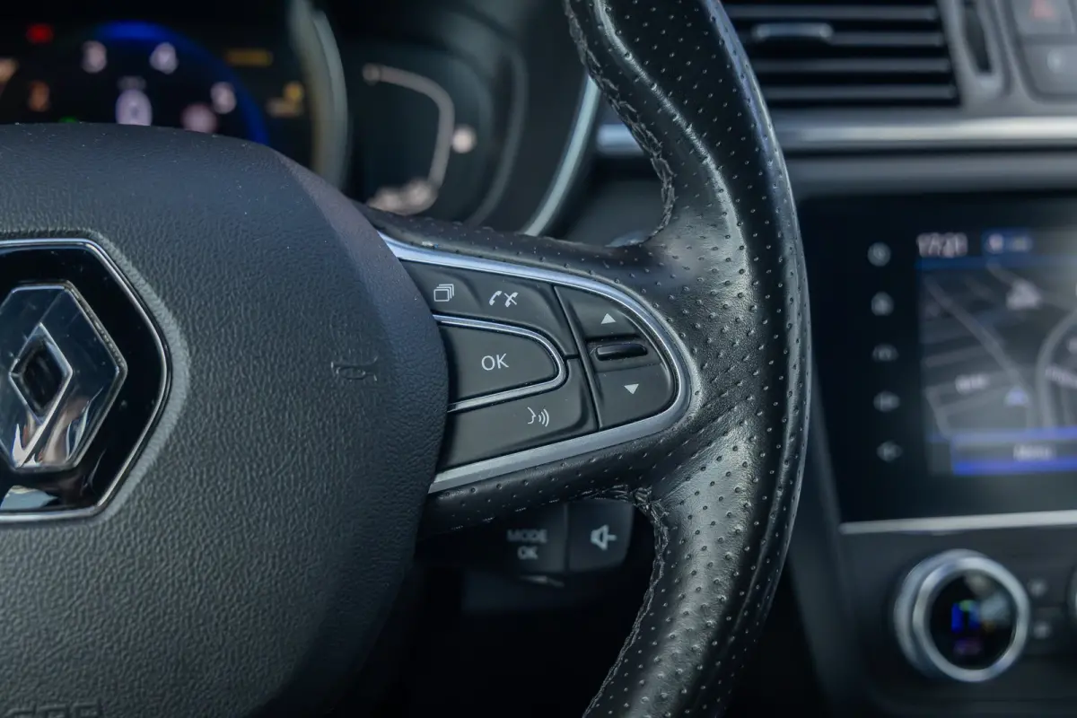 1.3 TCe Black Edition | BOSE | Elek. Stoel | Alcantara bekleding | Apple Carplay/Android Auto | Keyless | Achteruitrijcamera | Voorstoelen verwarmd | Achteruitrijcamera | Airco (automatisch)