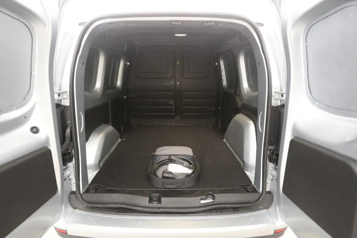 Elektrisch 112 51 kWh | NIEUW | Snelladen | SOH 99% | 1400kg Trekgew. | Clima | Camera | Cruise | Carplay | Navi | Stoel/Stuurverw.