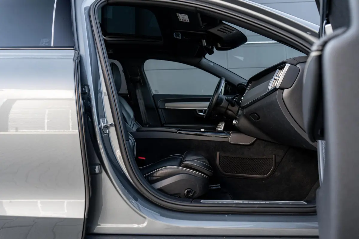 2.0 T8 AWD R-Design *Pano* Vol* Dealer onderhouden*