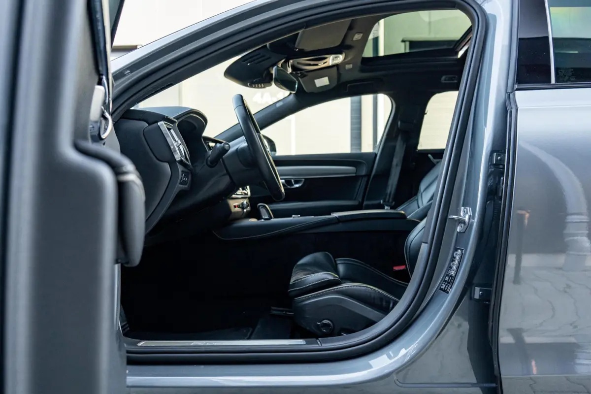 2.0 T8 AWD R-Design *Pano* Vol* Dealer onderhouden*