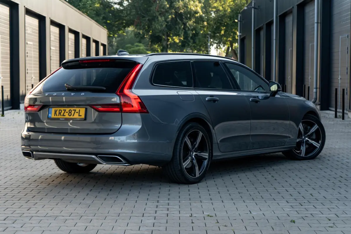 2.0 T8 AWD R-Design *Pano* Vol* Dealer onderhouden*