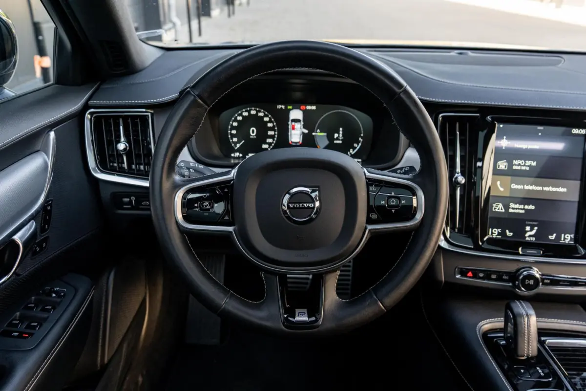 2.0 T8 AWD R-Design *Pano* Vol* Dealer onderhouden*