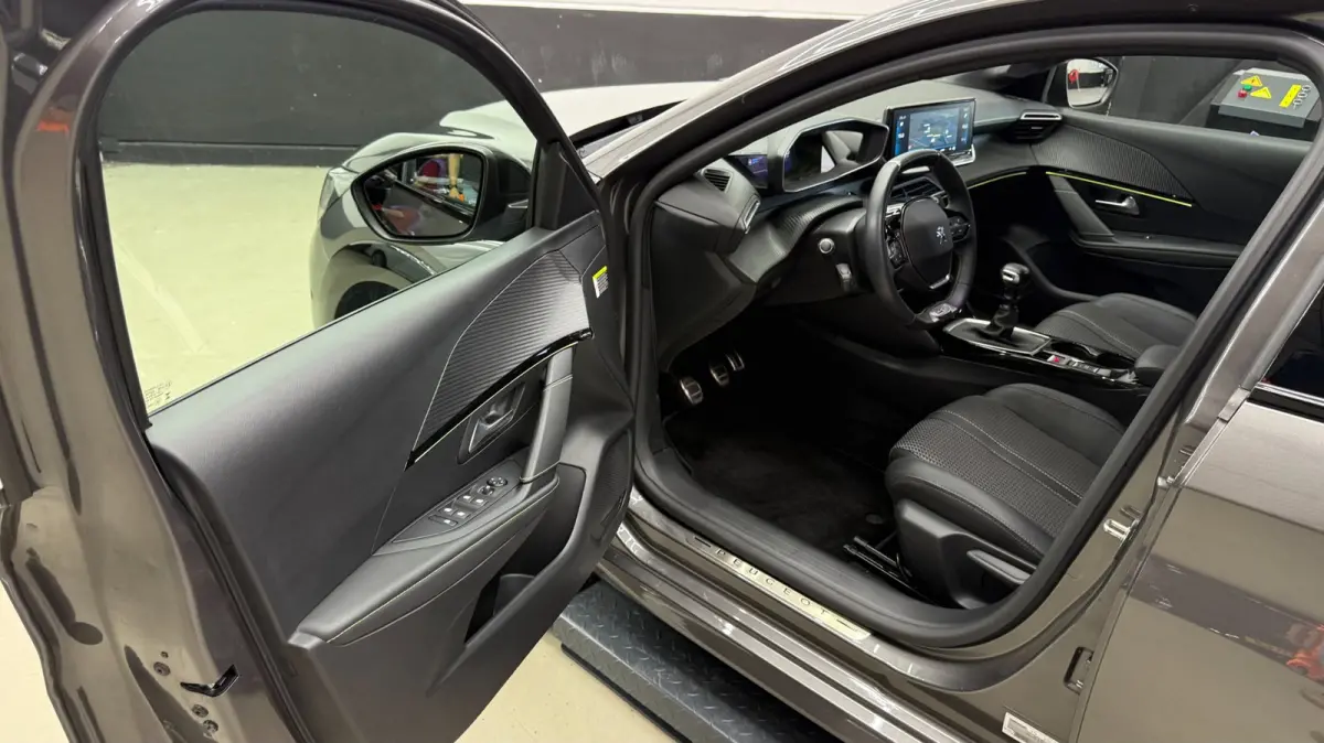 1.2 GT 3D virtual display, navigatie groot scherm