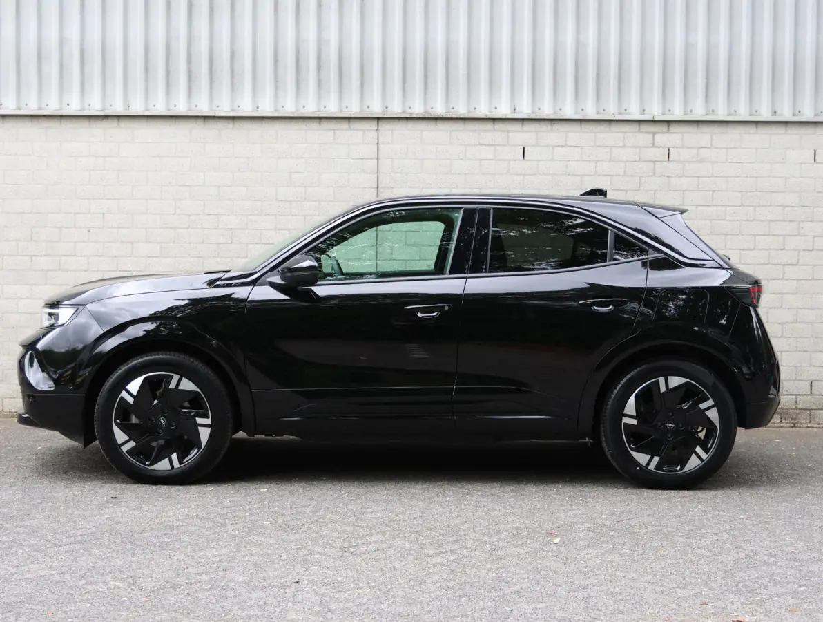 GS 54 kWh 156pk | Accu 97% | LED verlichting | Camera | Navigatie | Black pack | Apple Carplay & Android Auto