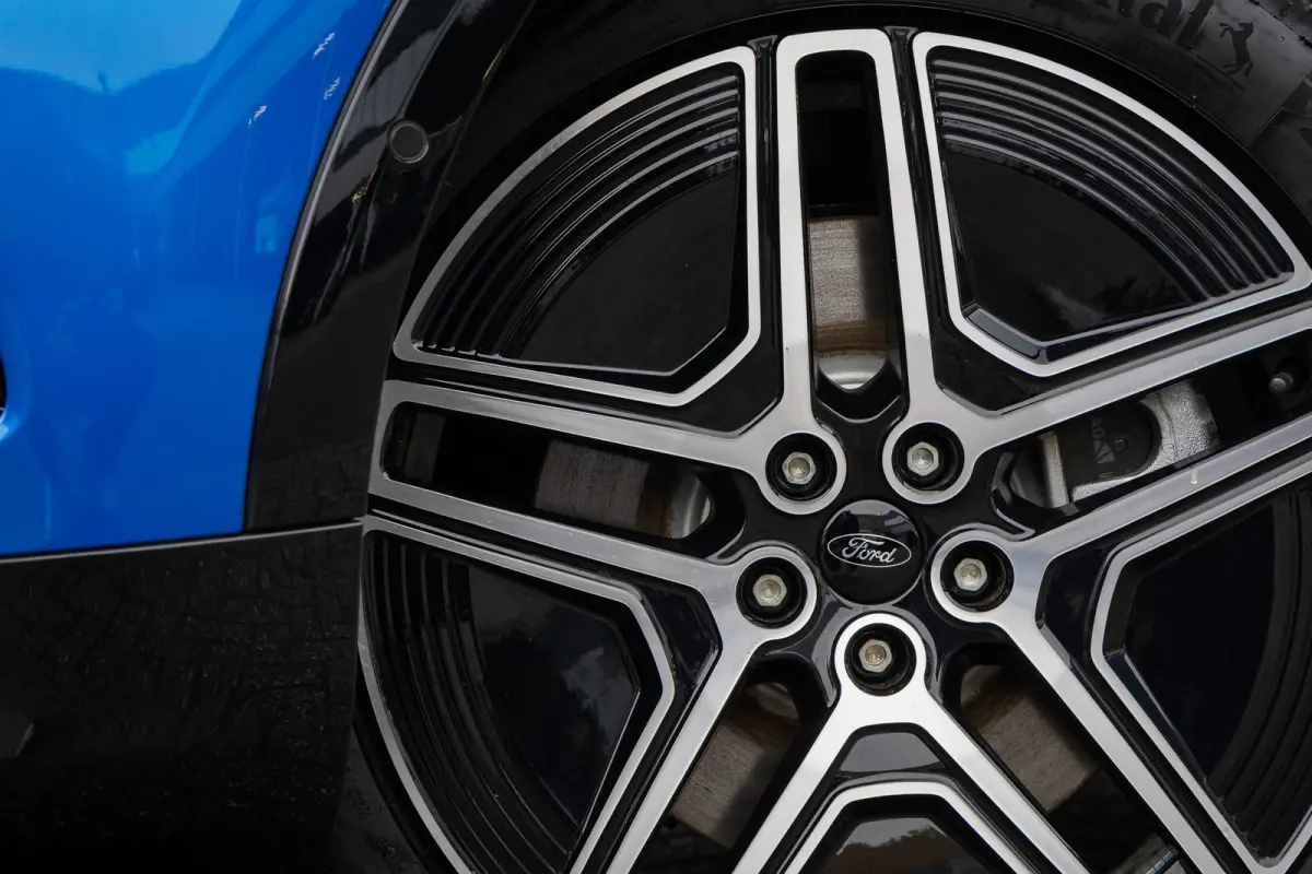 210kW RWD Premium | Voorraad, Snel Leverbaar! | Trekhaak | AGR Stoelen | Apple Carplay/Android Auto | 18-weg verstelbare AGR-voorstoelen (ergonomisch gecertificeerd) | Achteruitrijcamera | A