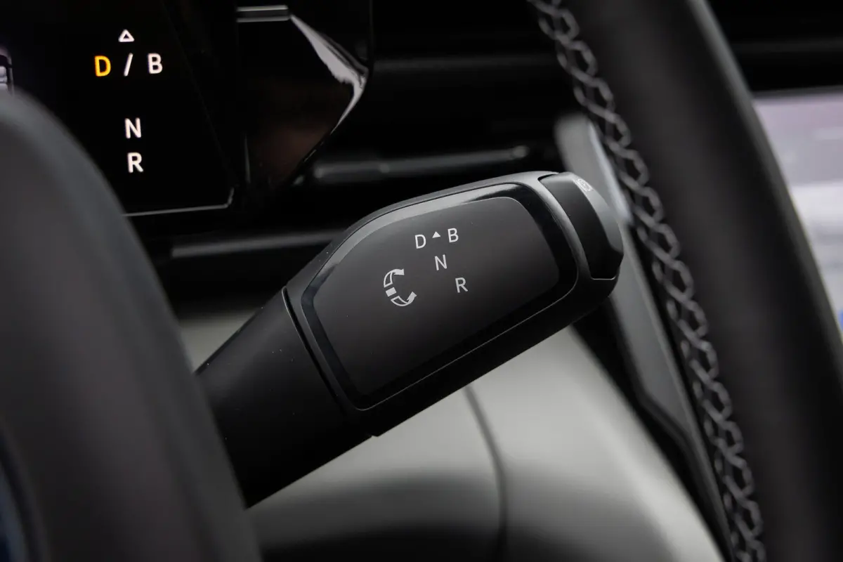 210kW RWD Premium | Voorraad, Snel Leverbaar! | Trekhaak | AGR Stoelen | Apple Carplay/Android Auto | 18-weg verstelbare AGR-voorstoelen (ergonomisch gecertificeerd) | Achteruitrijcamera | A