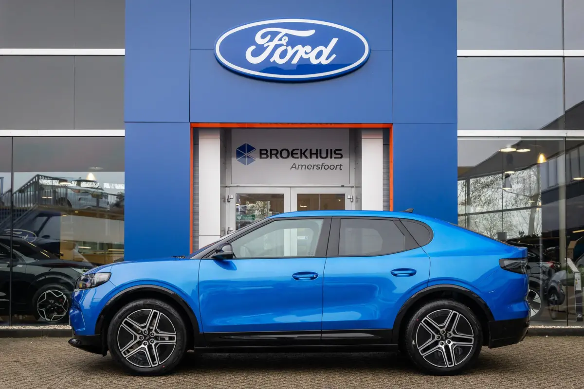 210kW RWD Premium | Voorraad, Snel Leverbaar! | Trekhaak | AGR Stoelen | Apple Carplay/Android Auto | 18-weg verstelbare AGR-voorstoelen (ergonomisch gecertificeerd) | Achteruitrijcamera | A